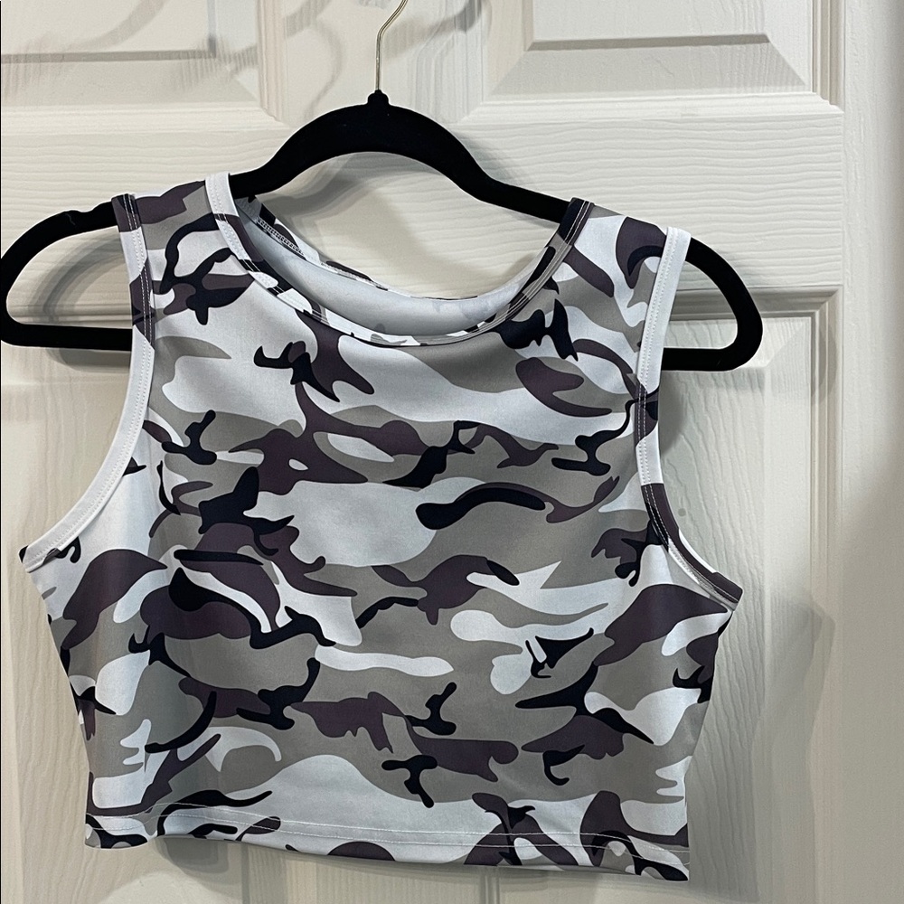 SHEIN- winter Camouflage Crop Top
